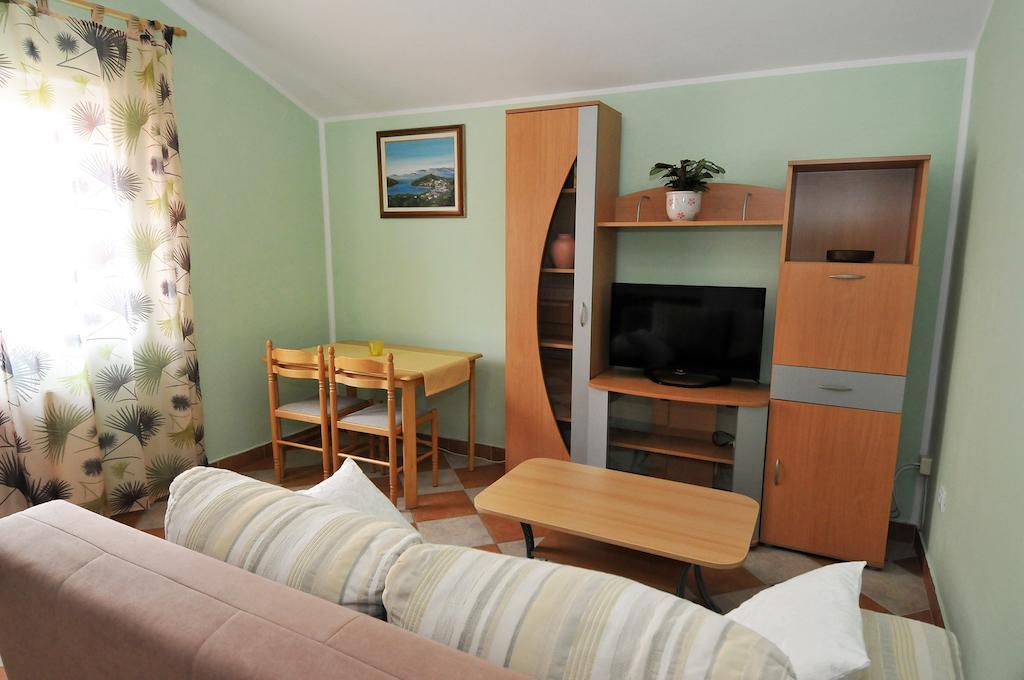 Apartment Bugenvila
