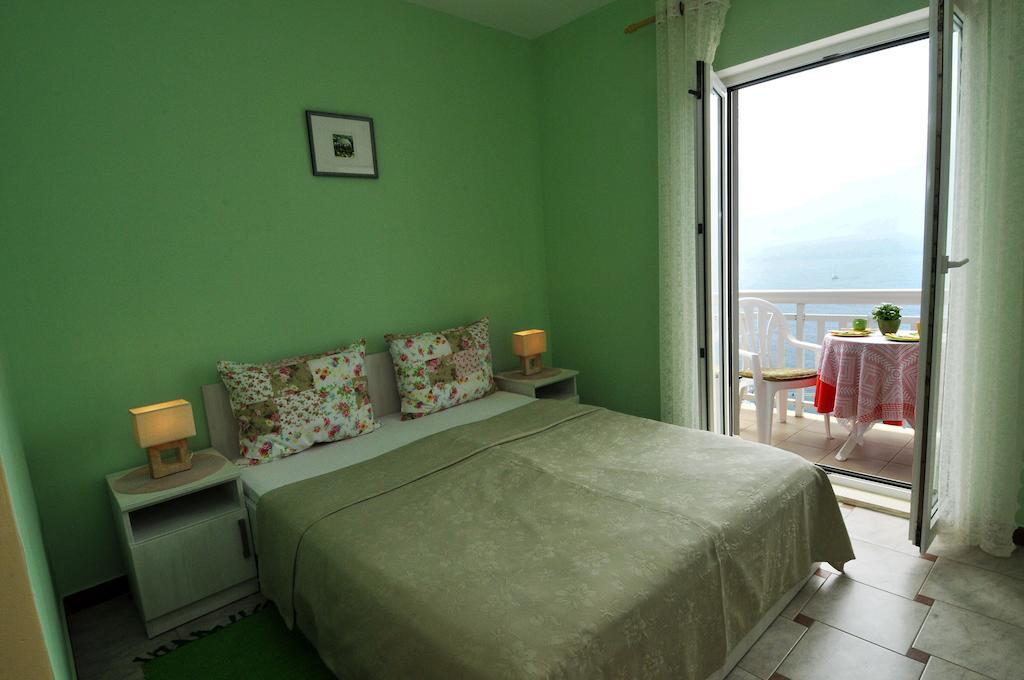 Apartment Bugenvila *